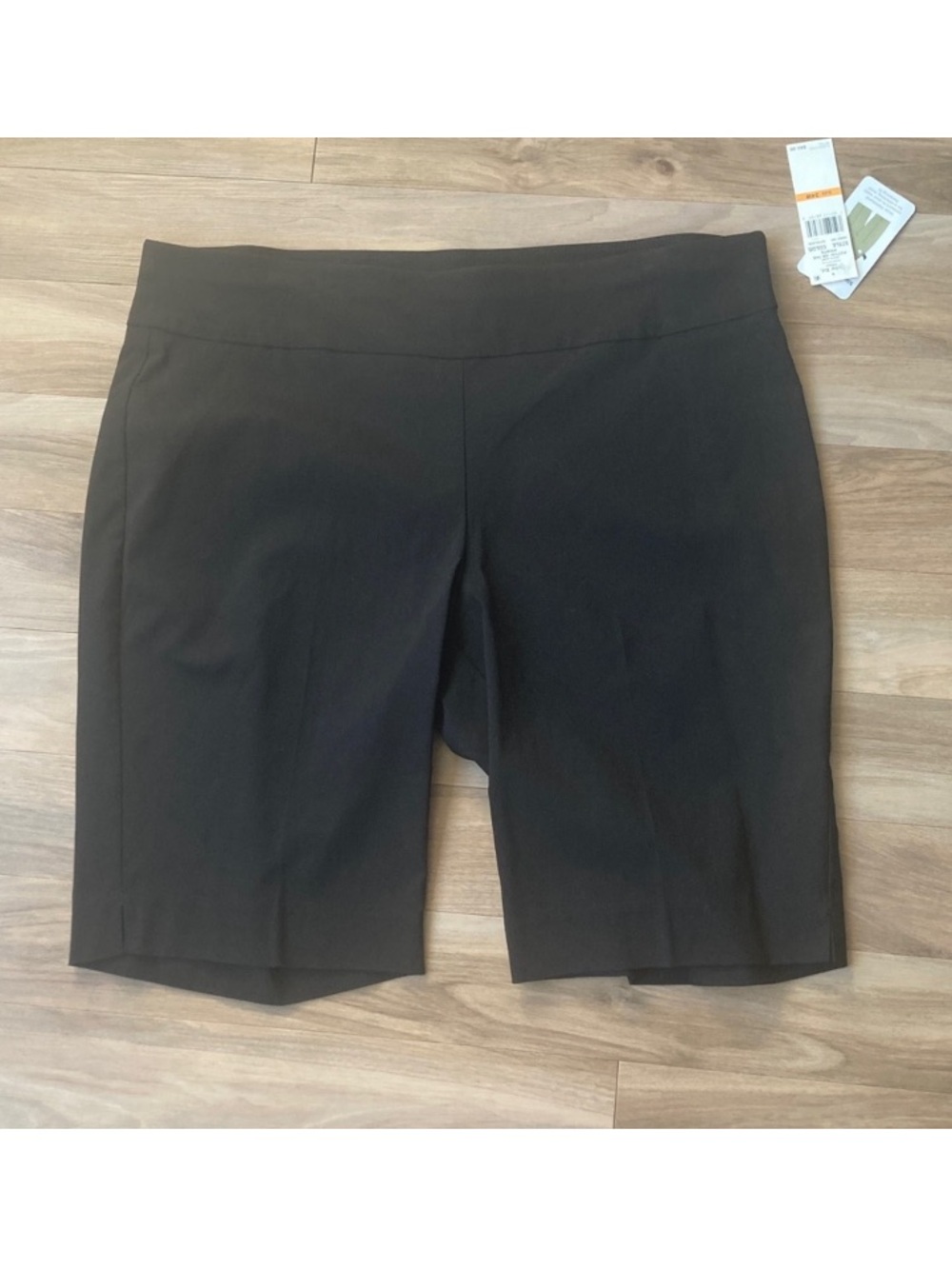 Ruby Rd black short pull on short with stretch slimming contour waistband 24W